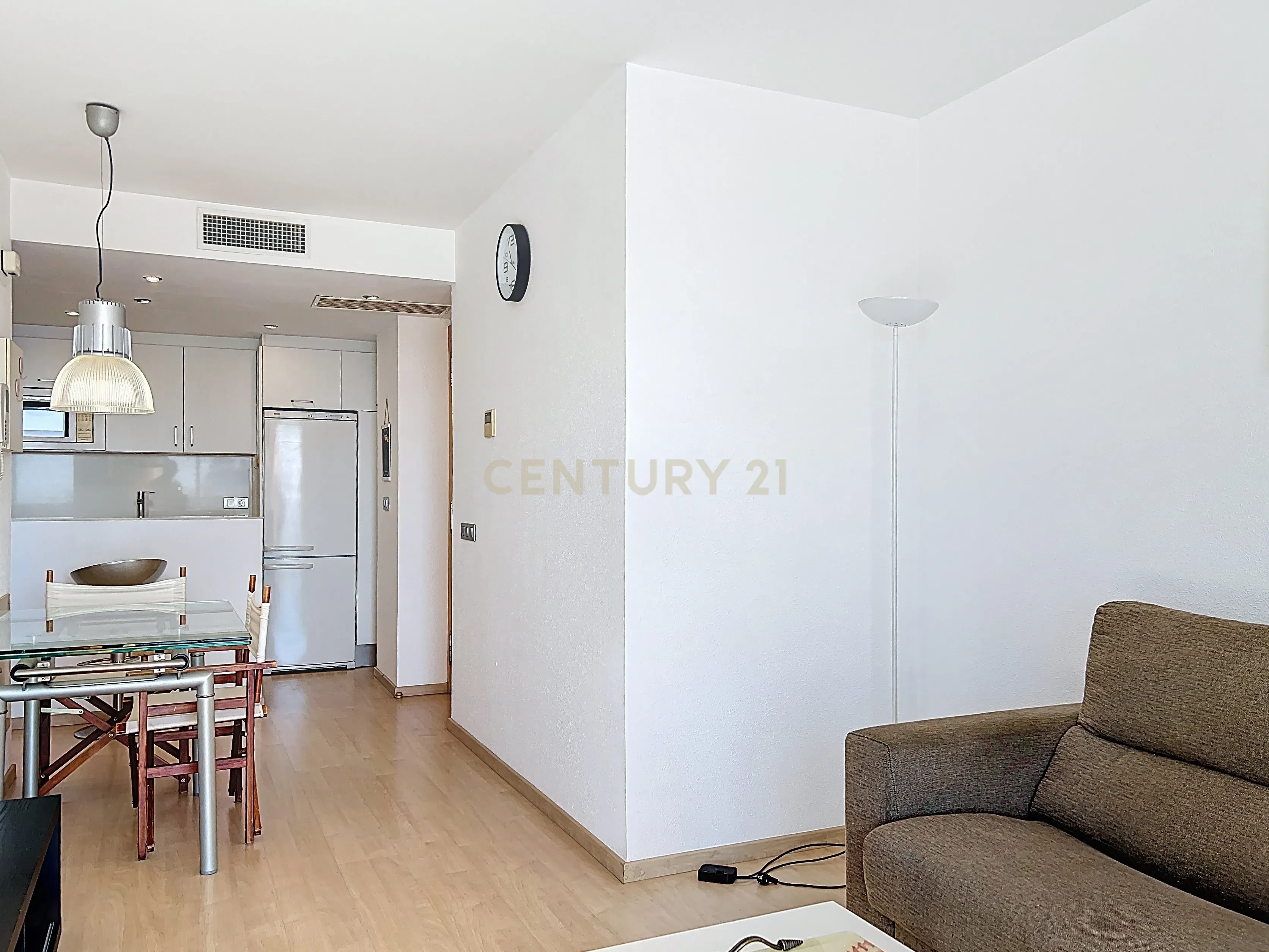 PARA VENDA - EM ROSAS NA COSTA BRAVA - EXCELENTE APARTAMENTO T1 COM VISTA PARA O MAR E PARA O CANAL - Image 7