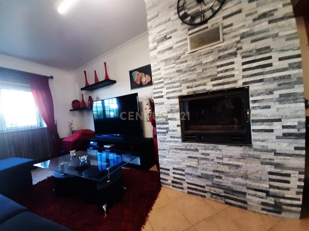 Moradia  T3 na  Lourinhã com Piscina  Garagem e Churrasqueira - Image 50
