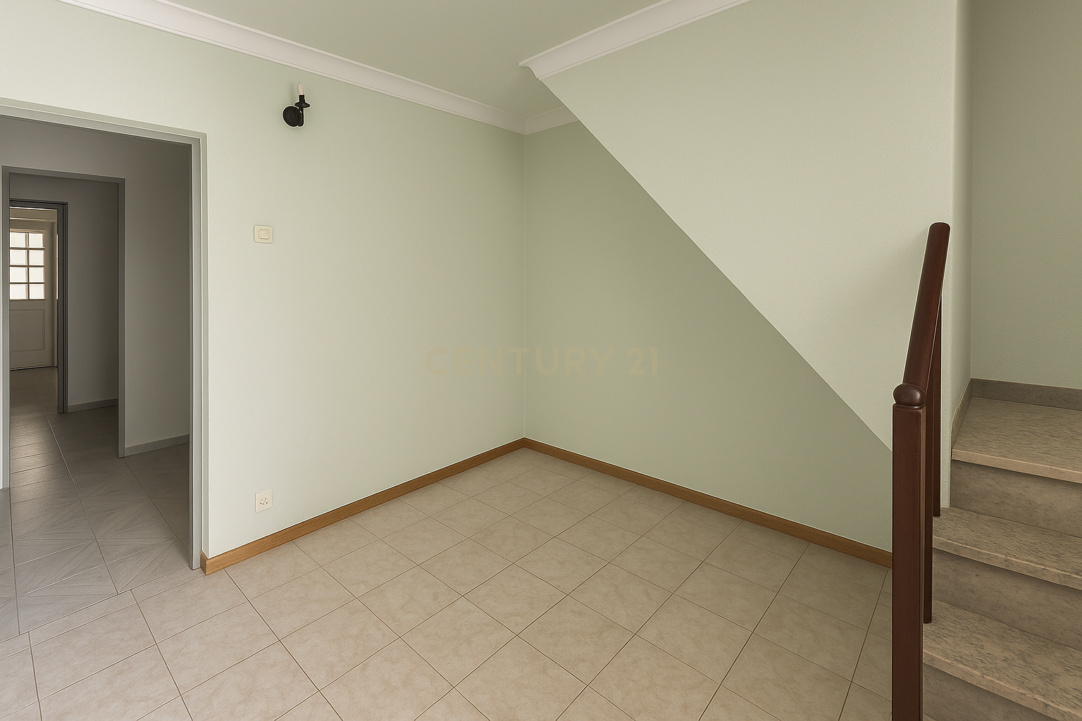 Moradia para Remodelação ou ampliação no Bairro do Pombal, Almada - Image 15