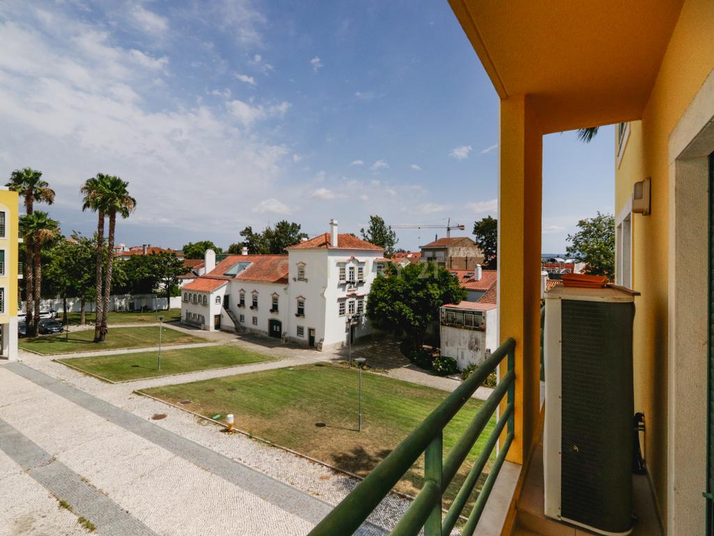 Apartamento T3 no Montijo | 143m2 área bruta útil | 2 garagens e elevador - Image 29