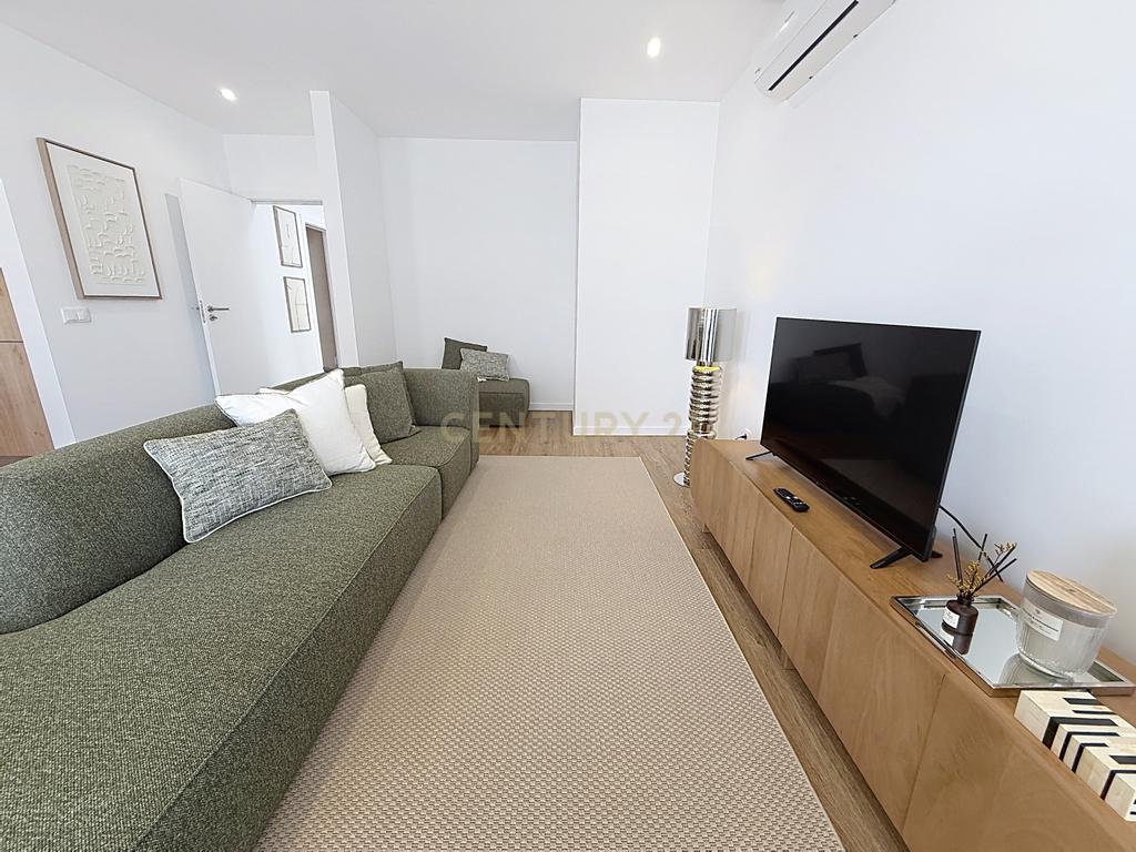 Apartamento Novo com Terraço e Piscina Privativa em Nazaré - Image 6