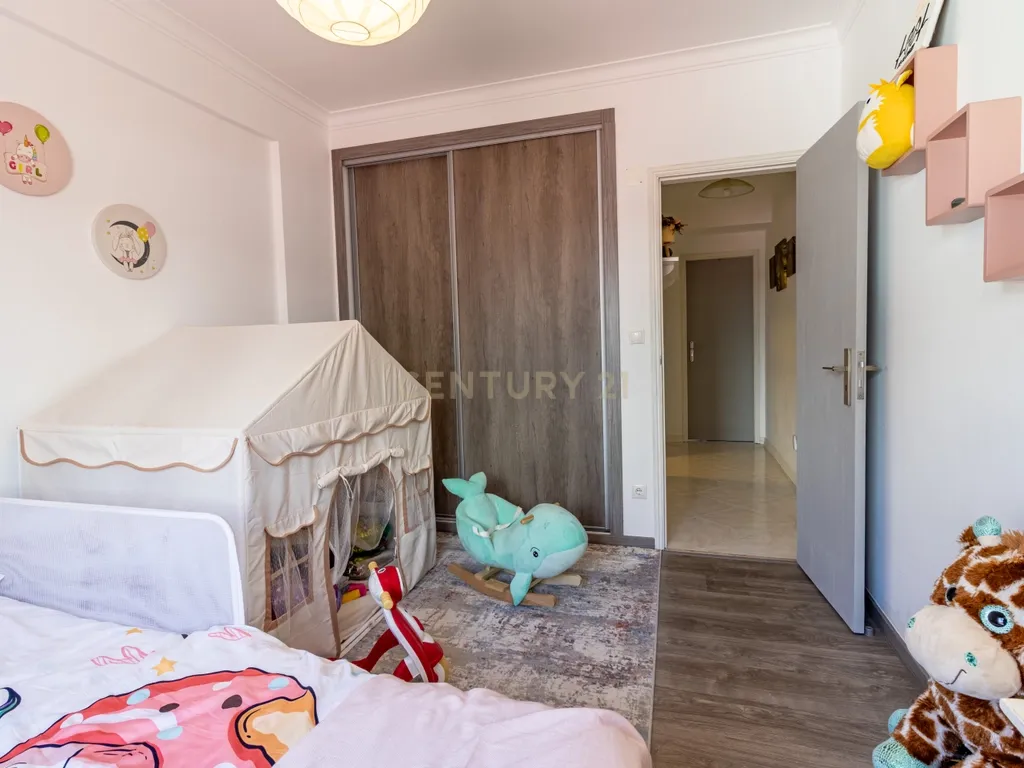 Apartamento T3 Espaçoso e Luminoso em Zona Tranquila de Sesimbra - Image 19