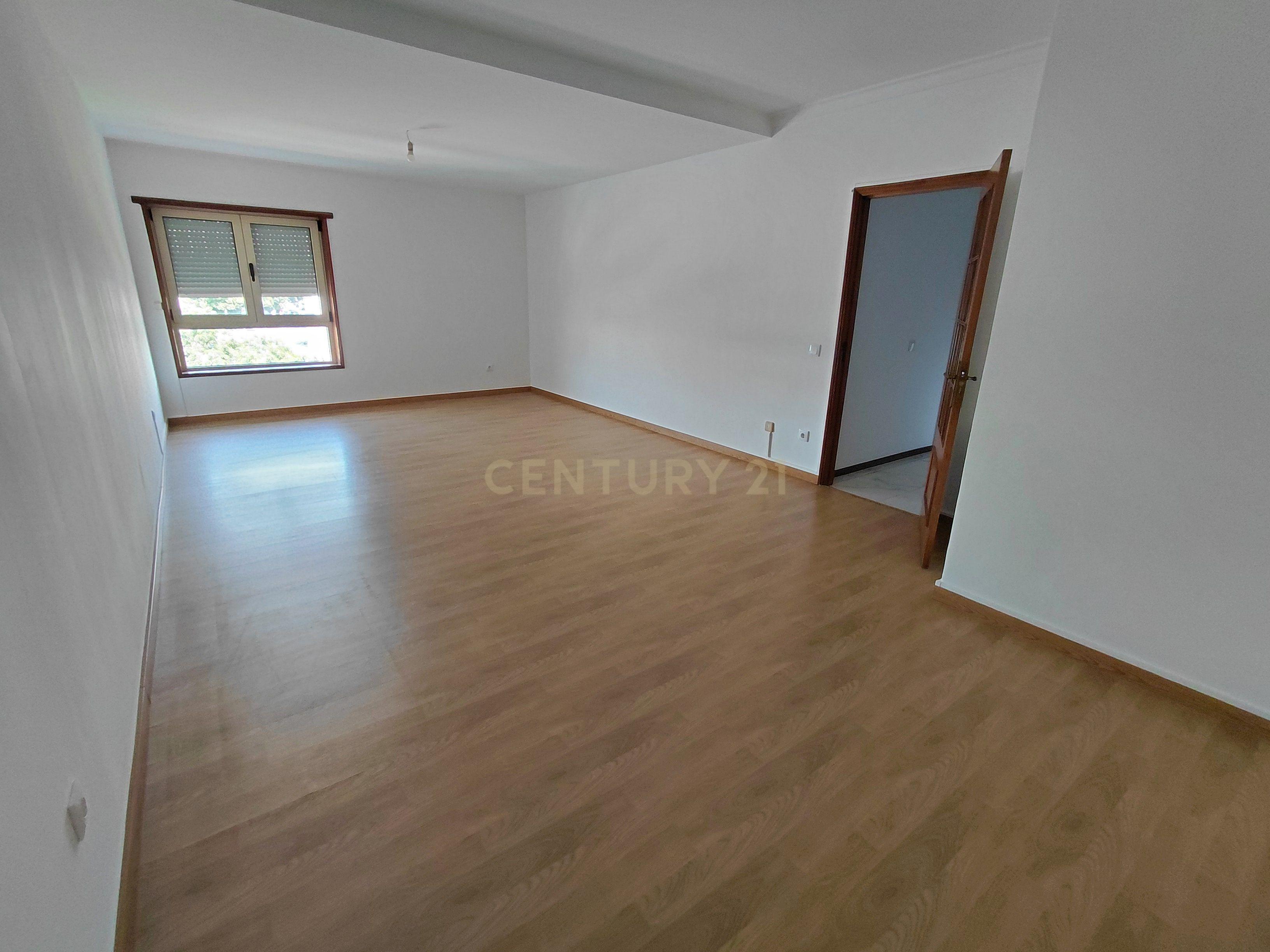 Fotografia 3 de Apartamento T2 + 1  Renovado em Santa Maria Maior, Chaves