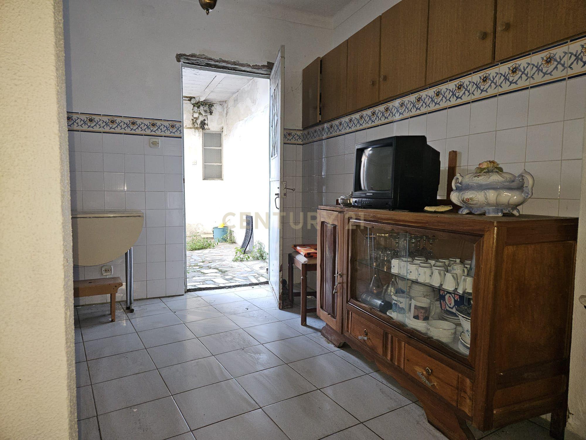 Moradia T2 Rés-do-Chão com Logradouro e Terraço – Alcains - Image 11