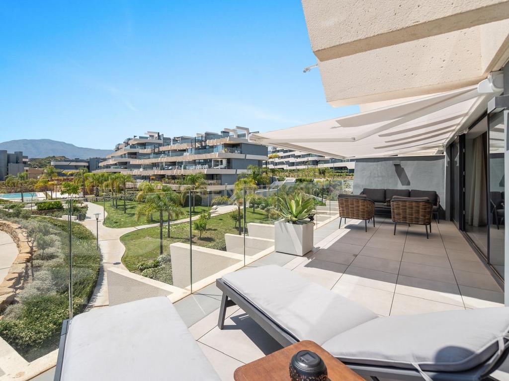 Luxuoso Apartamento com Vista Mar em Estepona, Málaga - Image 19
