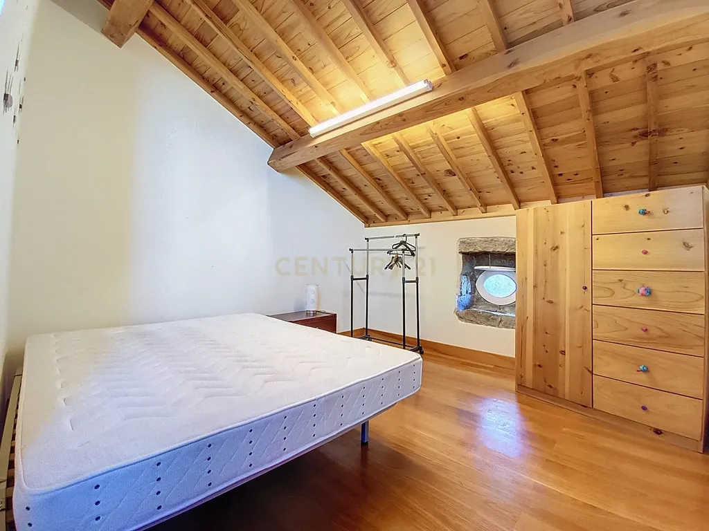 Rústico de Luxo – Moradia Renovada com Vista Mar Deslumbrante - Image 42