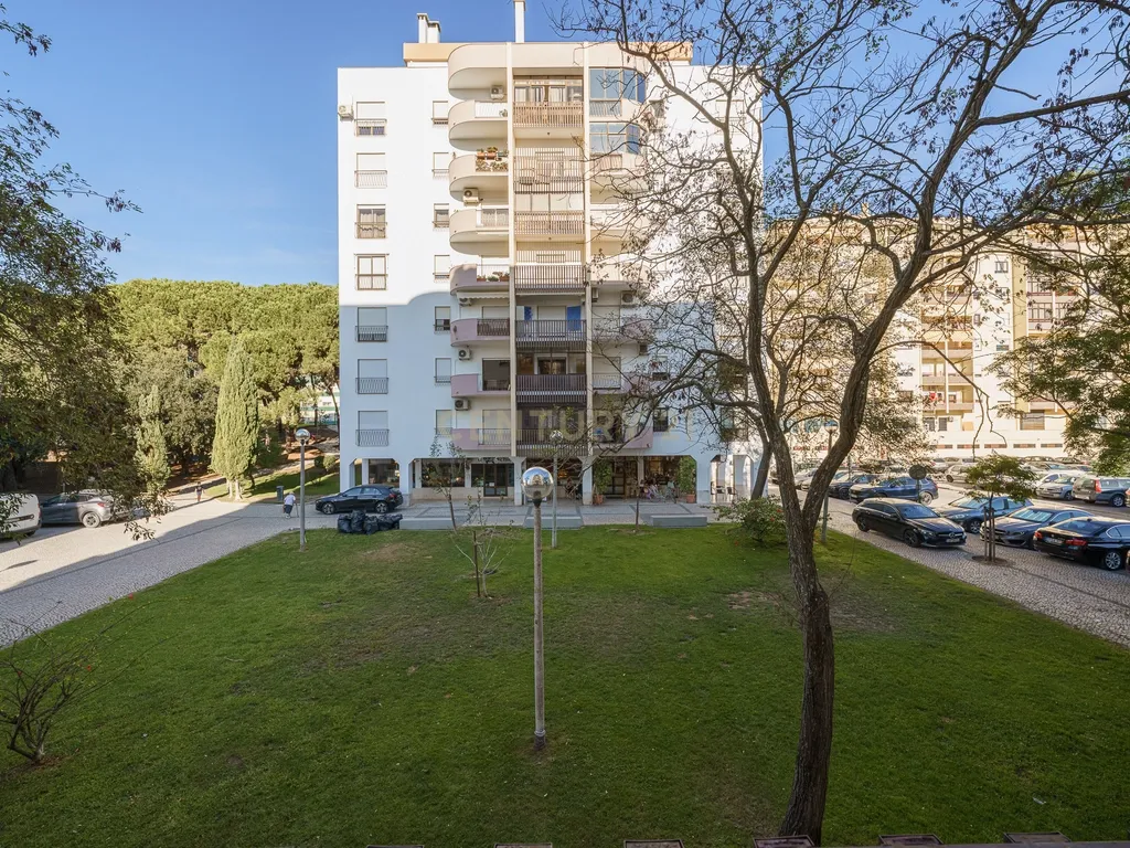 Apartamento T4 renovado | 175 m² | 3 varandas | Bairro do Liceu, Setúbal - Image 36