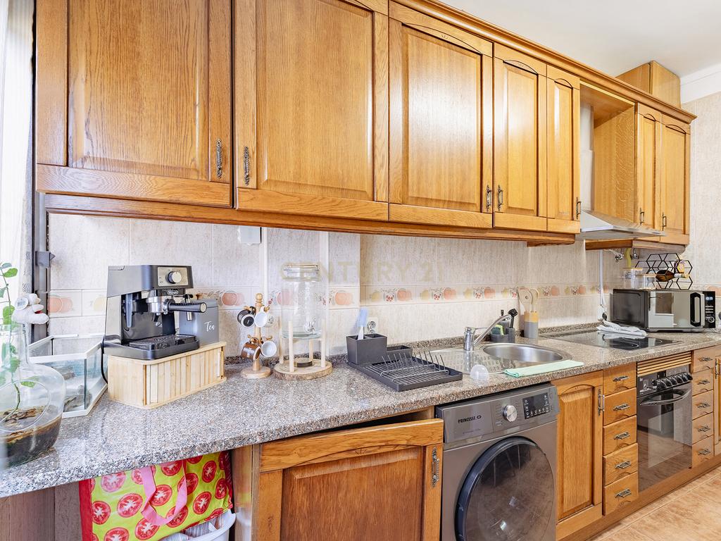 Apartamento semi-Renovado T2 em Seixal, Setúbal - 270.000€ - Image 7