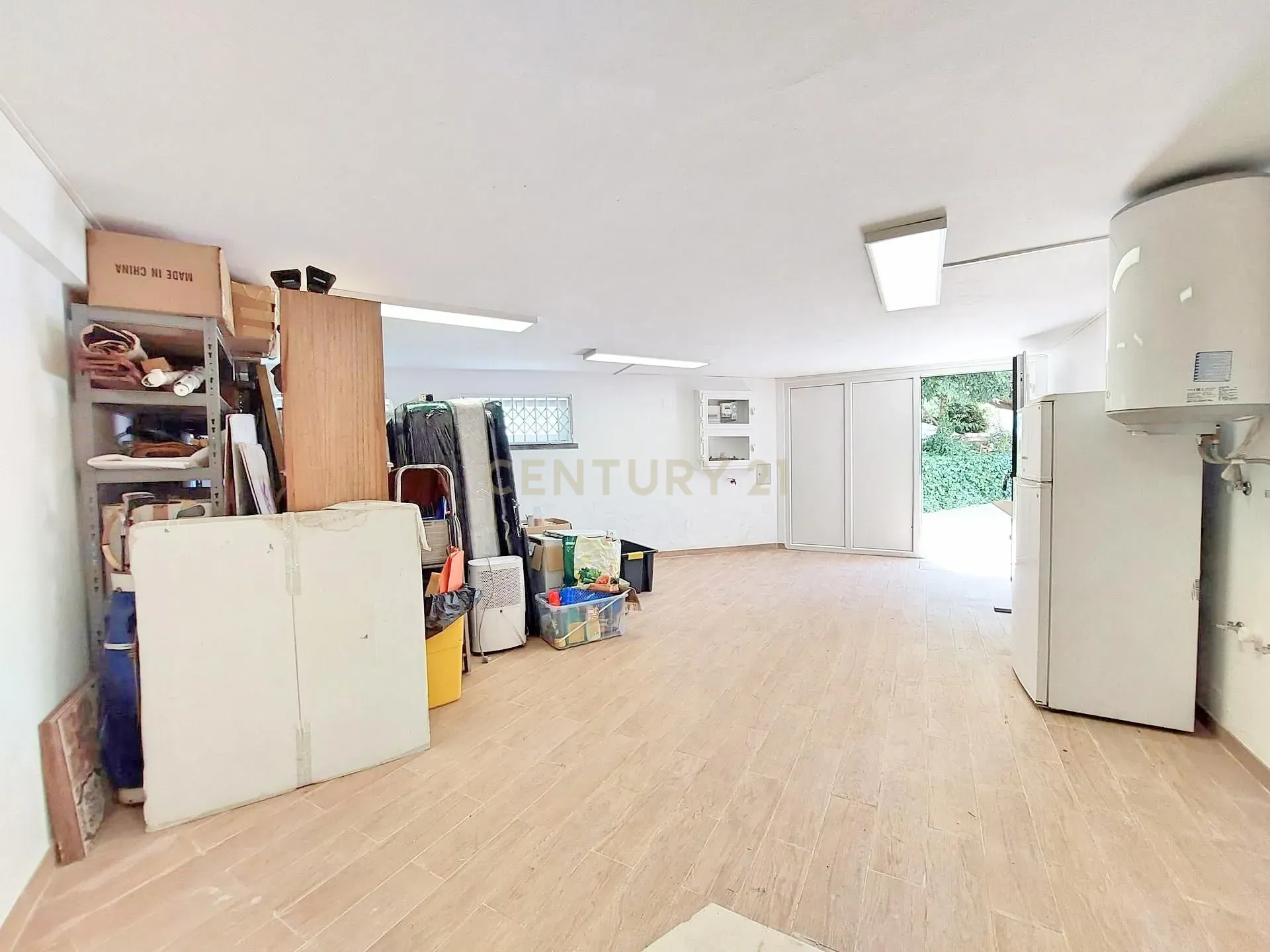 Garagem 34,5 m2 | Janelas | Casa de banho | Eletricidade | Água - Image 7