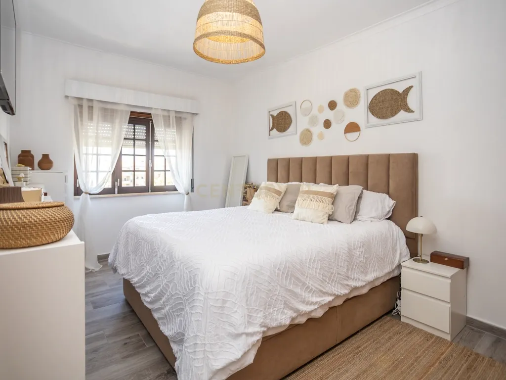 Magnífico T4 no Bairro de São Gabriel com 3 Varandas e Vista Panorâmica – Setúbal - Image 6
