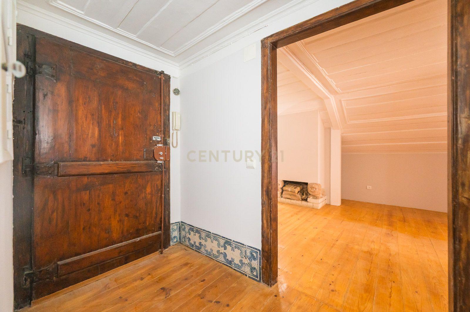 Excelente Apartamento T2 | Janelas Verdes