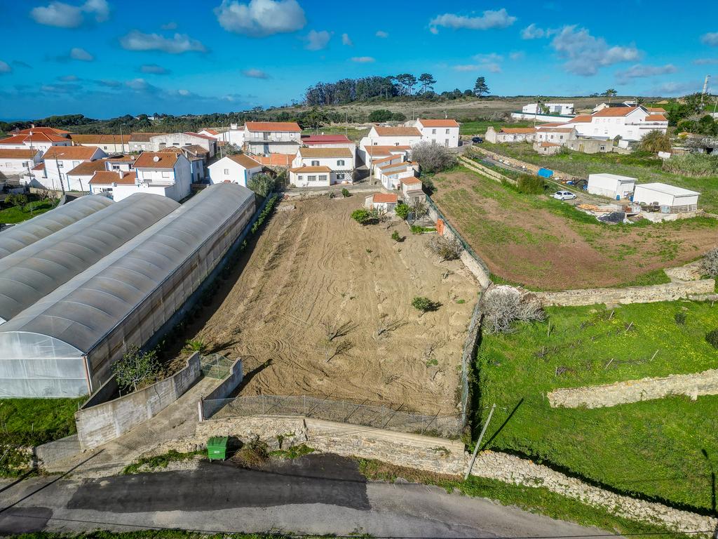 Moradia Isolada T3 com 2480m2 de terreno, poço e com anexos - Image 63