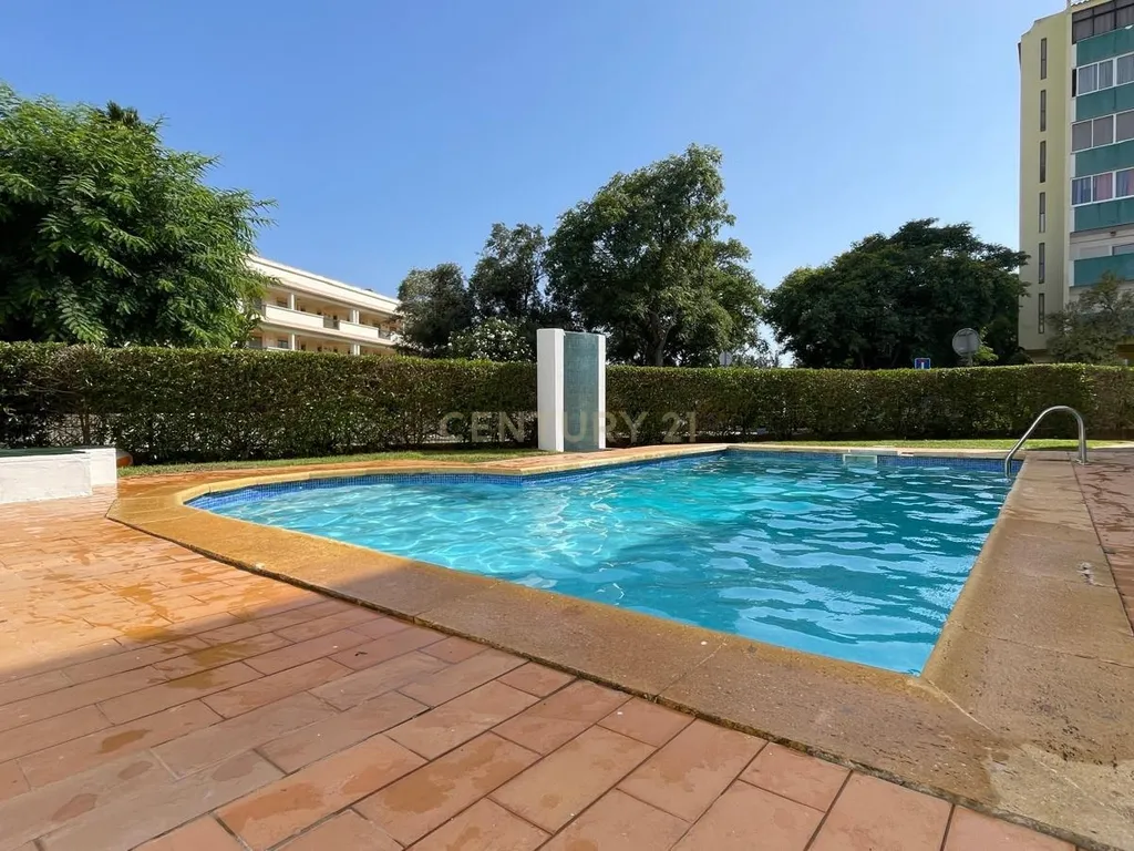 T2+1 em Vilamoura | Totalmente Renovado (2025) | Luxo e Piscina a Minutos da Marina - Image 3