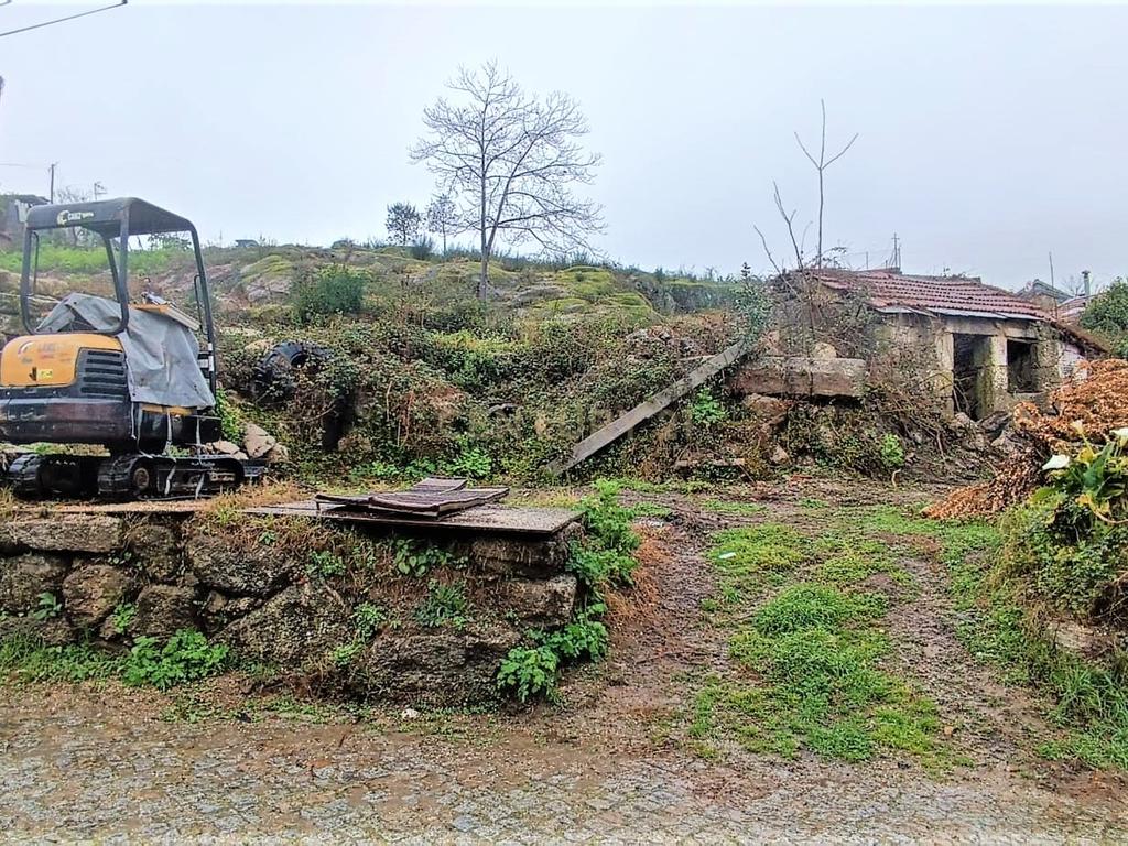 Quinta De Além com casa rústica em ruína para reabilitação total de 2 quartos no centro de Cete, Paredes - Image 69