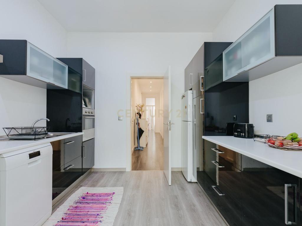 Apartamento Renovado em Avenidas Novas, Lisboa - Image 6
