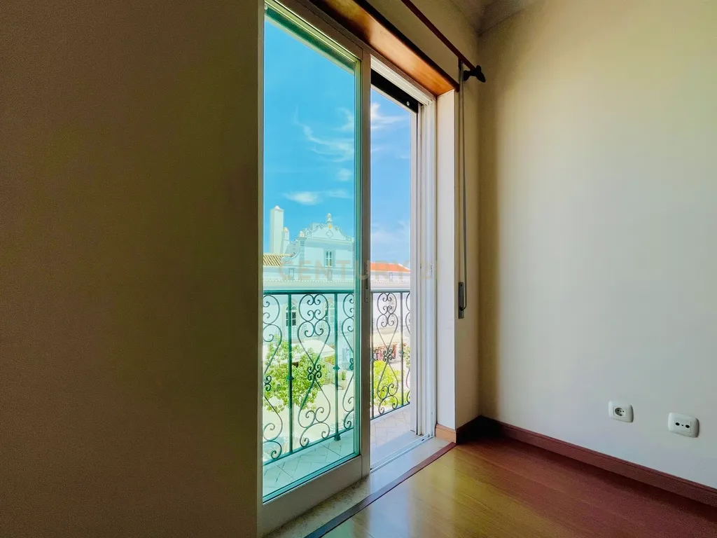 Apartamento T3 na Baixa de Olhão – Localização privilegiada junto à Praça da Floripes e Mercados Municipais - Image 27