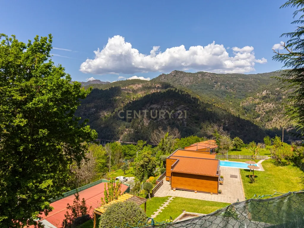 Um Refúgio no Gerês com 2 casas junto ao Rio - Image 62