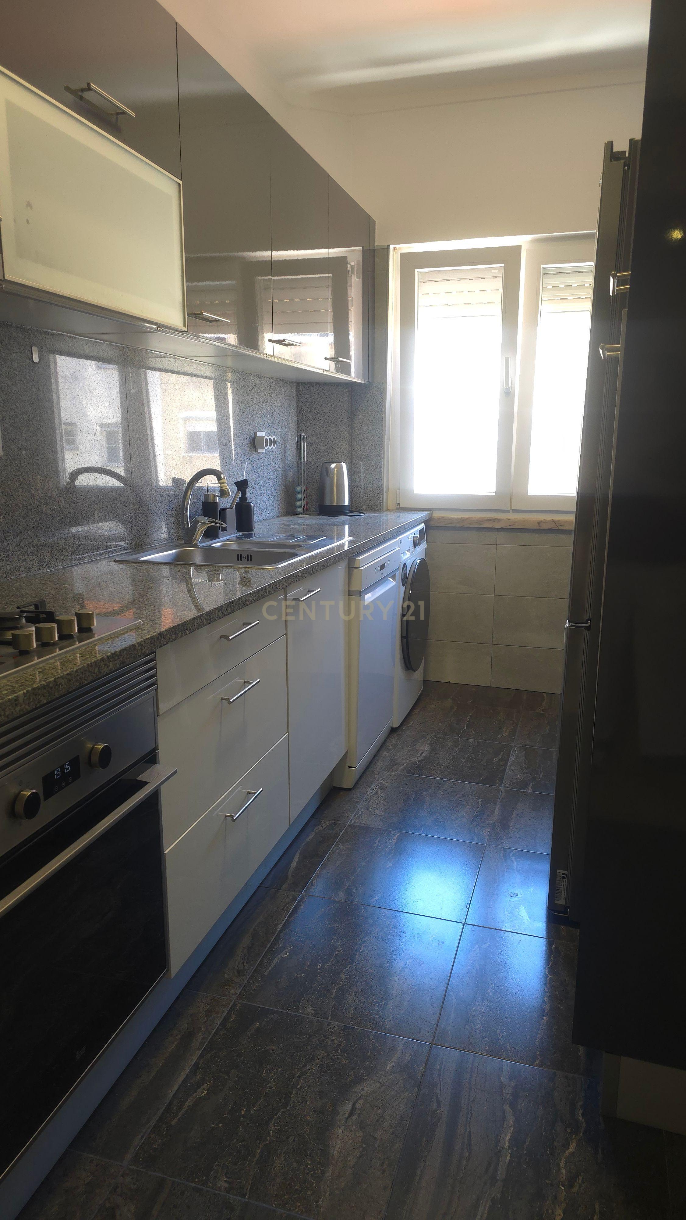 Fotografia 3 de Apartamento T2 em Odivelas - Zona central