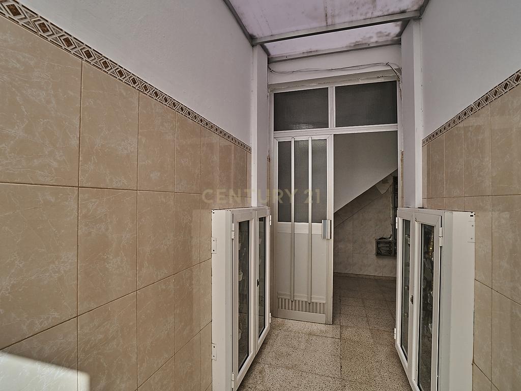  - Image 21