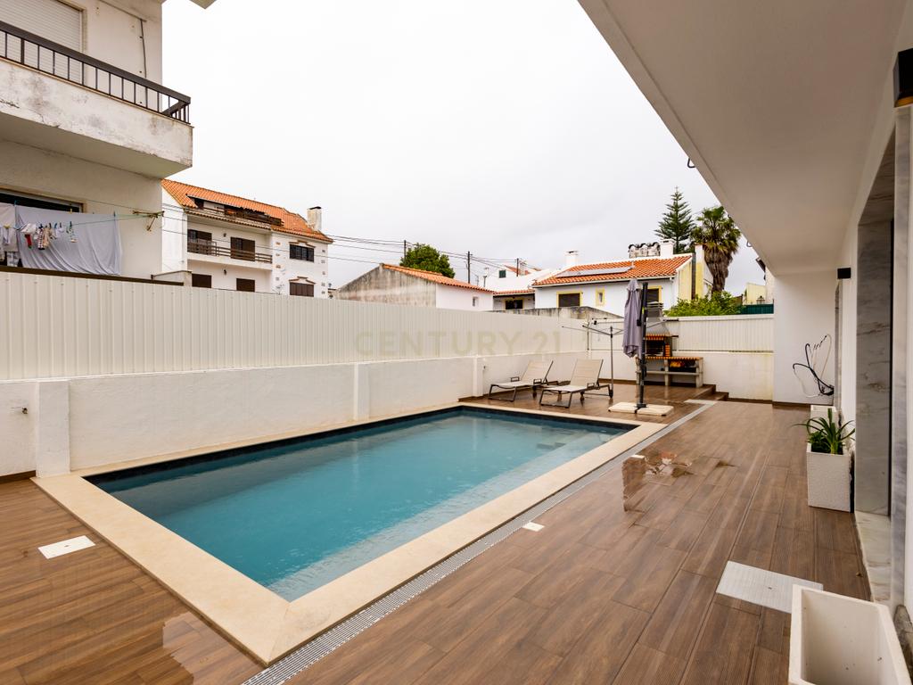 Moradia de Sonho na Charneca da Caparica – Elegância, Conforto e Localização Privilegiada - Image 13