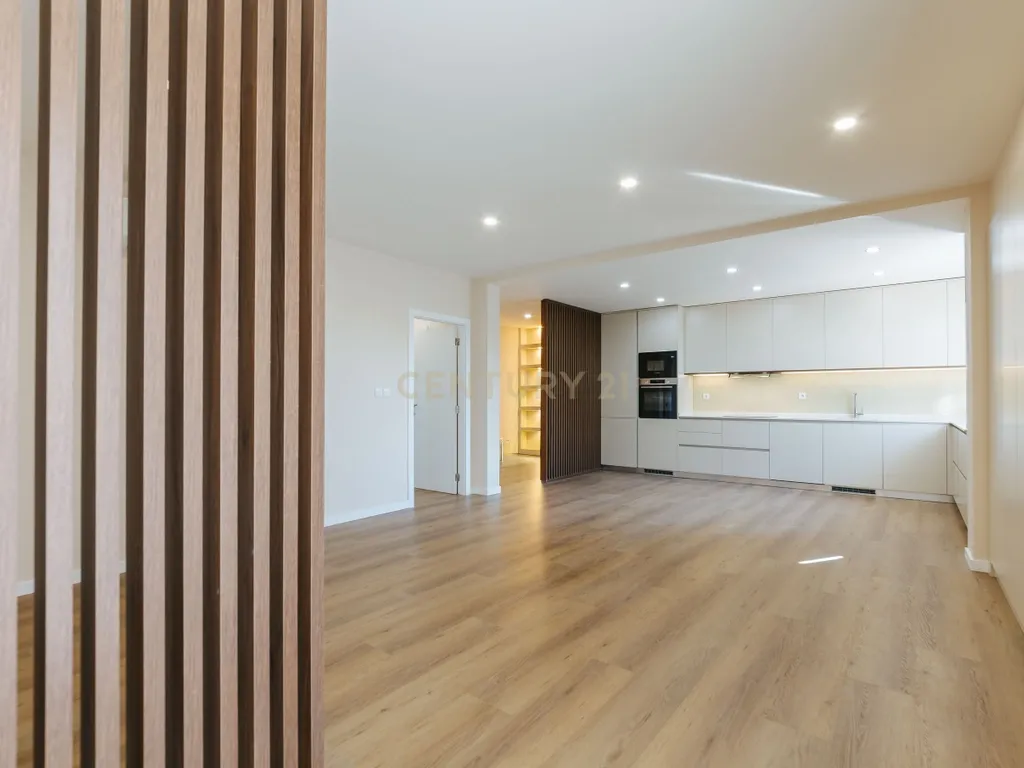 Apartamento T3 moderno e espaçoso no coração do Pinhal Novo - Image 1