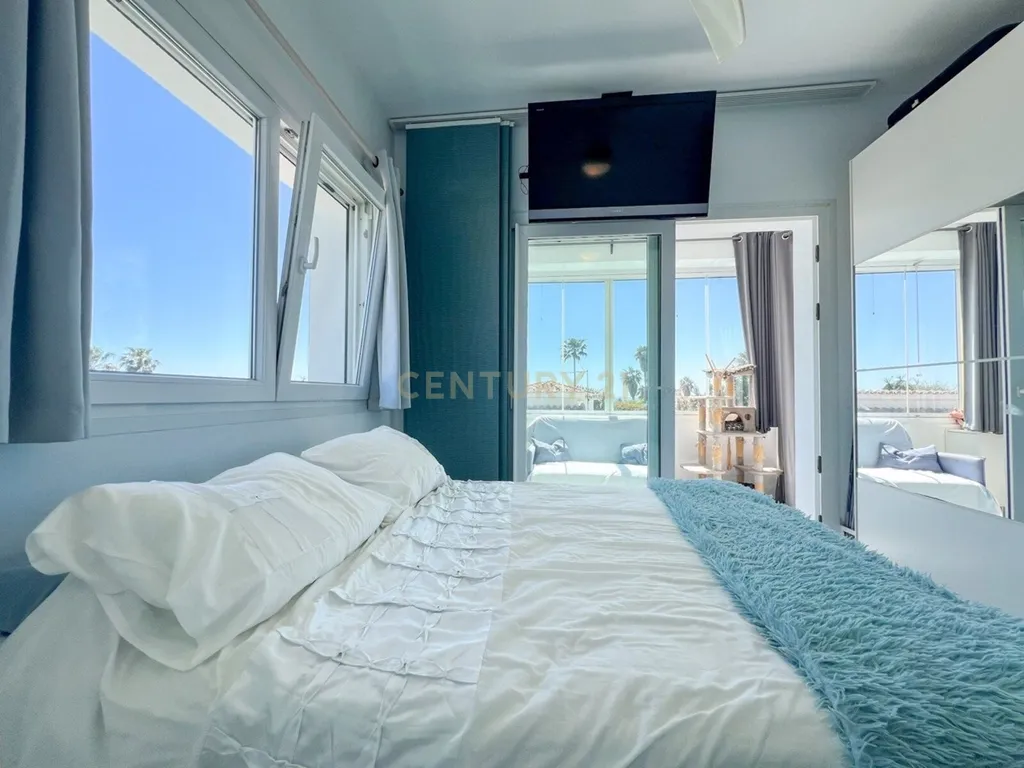Elegante moradia de 3 quartos com vista para o mar em Costalita, Marbella - Image 28