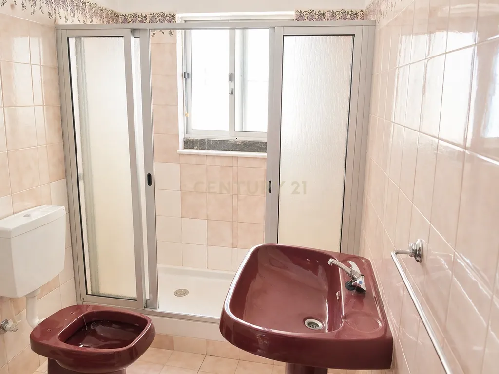 T2 com 2 Anexos arrendados | Bairro do Alcaide - Cascais - Image 15