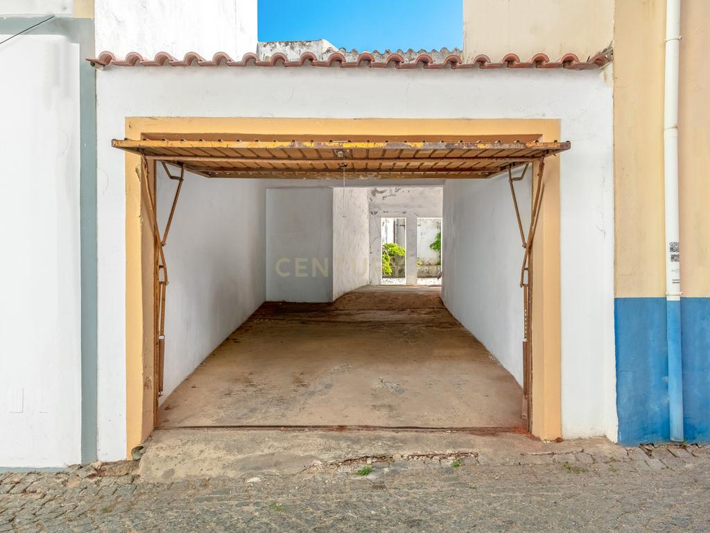 Palacete Histórico do Século XIX em Silves | 4 Artigos Independentes | 737 m² | Jardim e Vista Castelo - Image 20