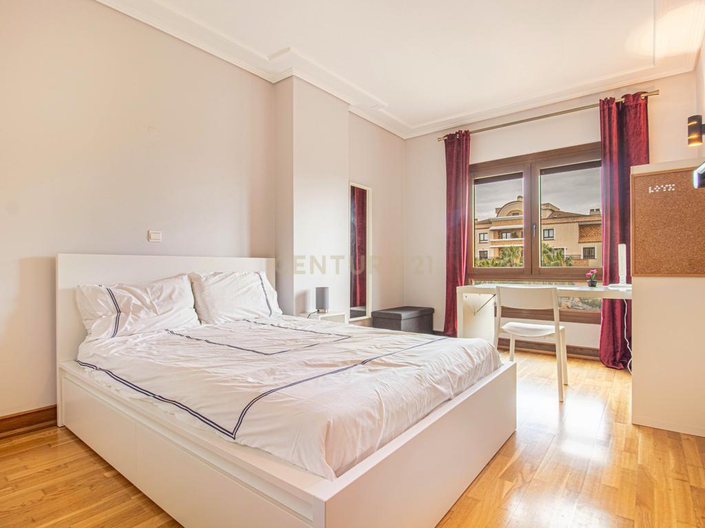Apartamento T4 no Real Forte c/ 2 Box - Image 3