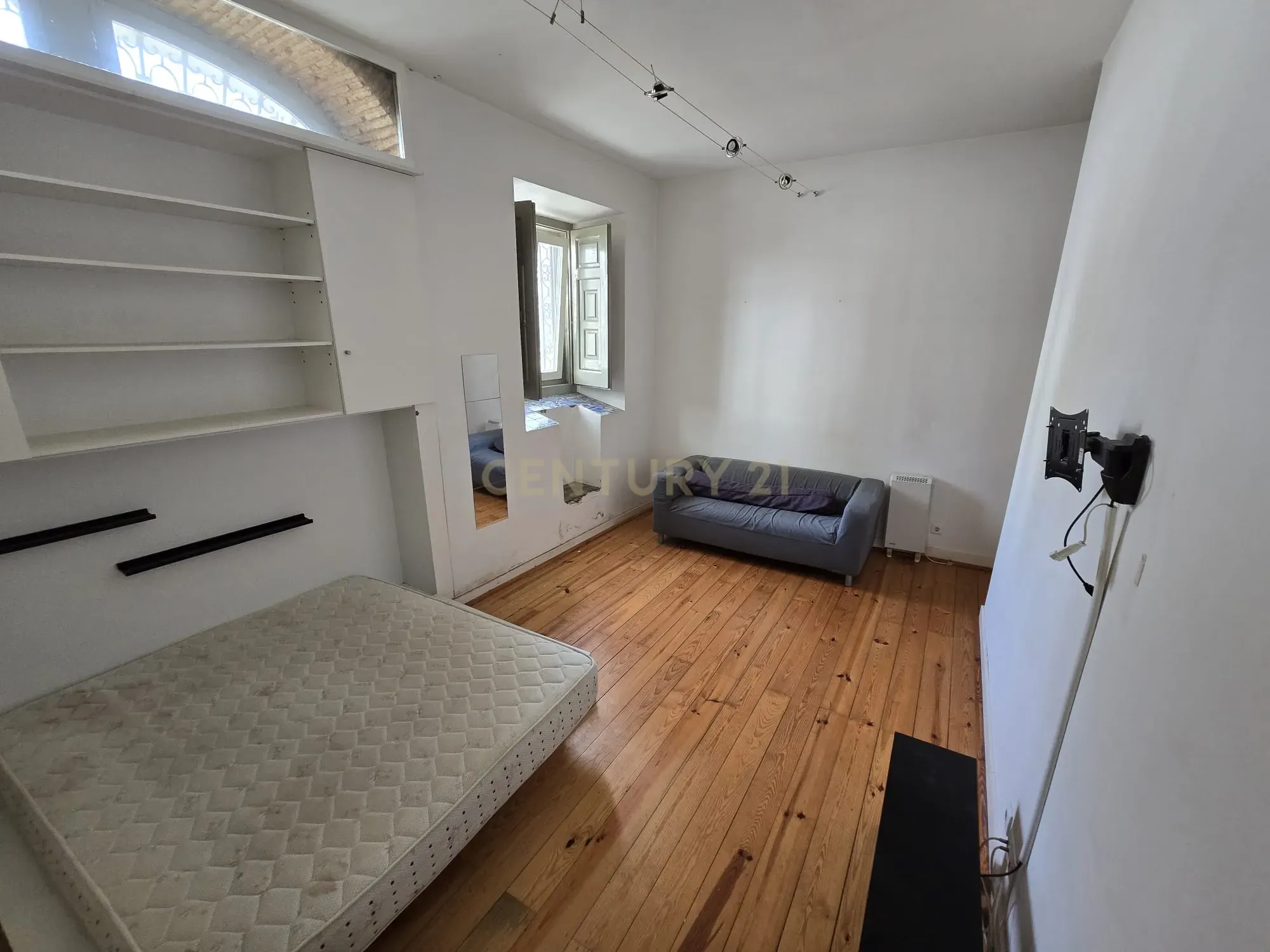 Apartamento T0 em Lisboa com LICENÇA AL válida e transmissível - Image 3