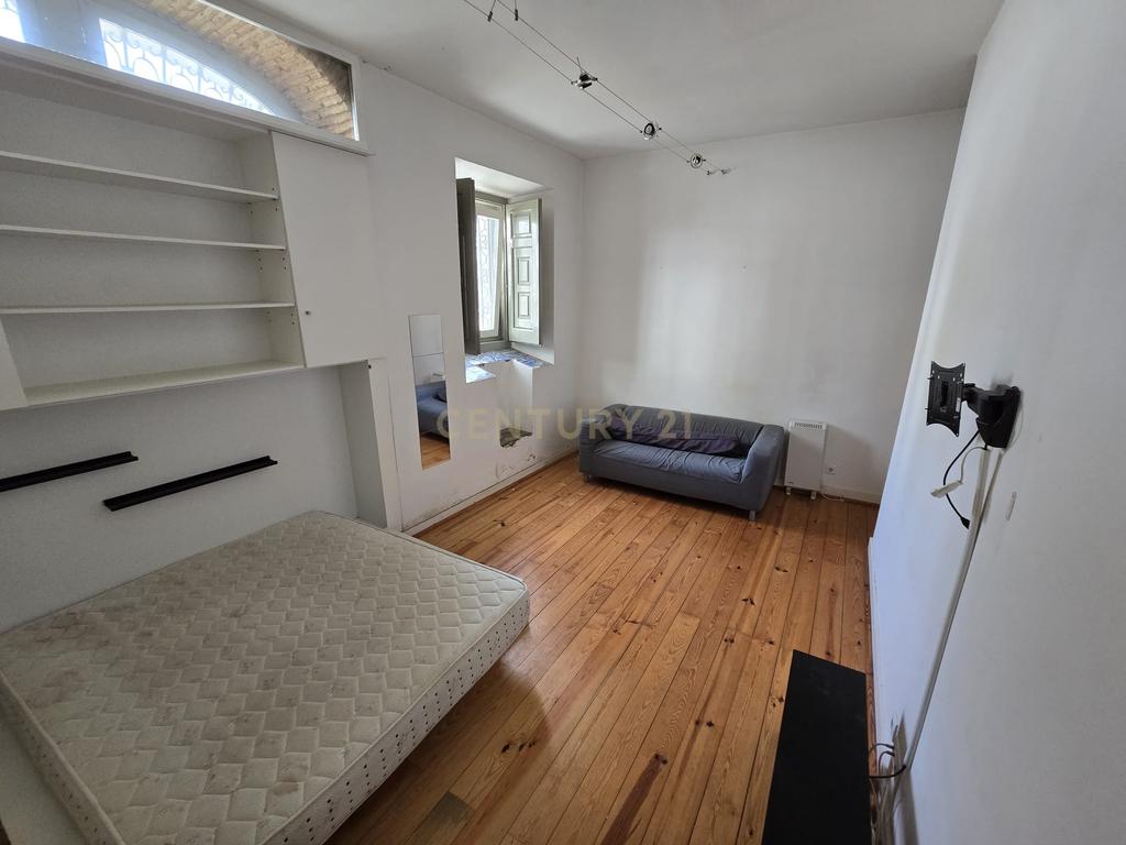 Apartamento T0 em Lisboa com LICENÇA AL válida e transmissível - Image 3