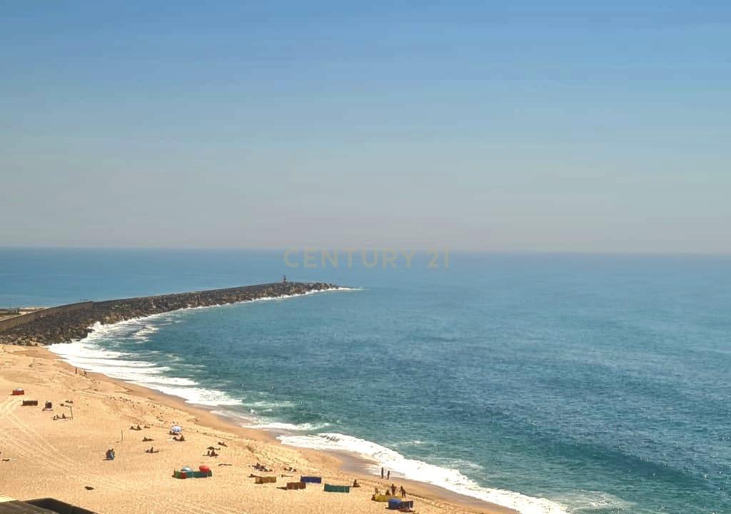 Apartamento com três quartos em Primeira Linha de Mar - Image 23