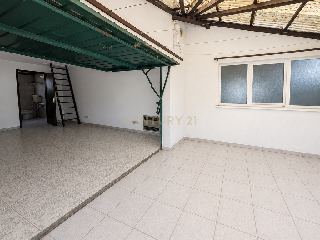 Pinhal Palmeira - Moradia Bifamiliar + Moradia T2 com Armazém em Terreno de 1.010 m² - Image 71
