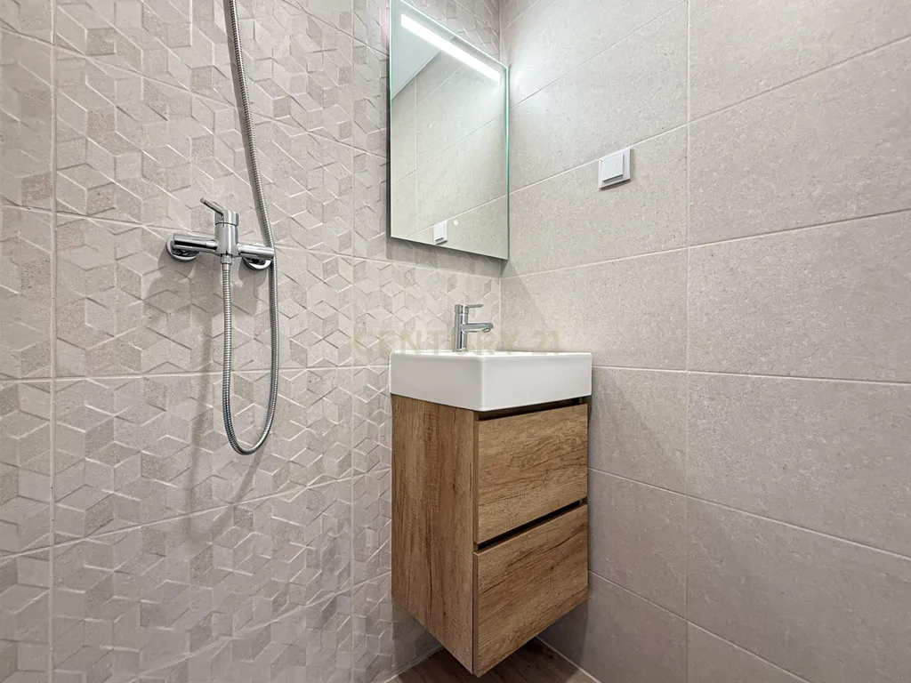 Apartamento T3 | Olhão | Renovado | 2WC’s - Image 12
