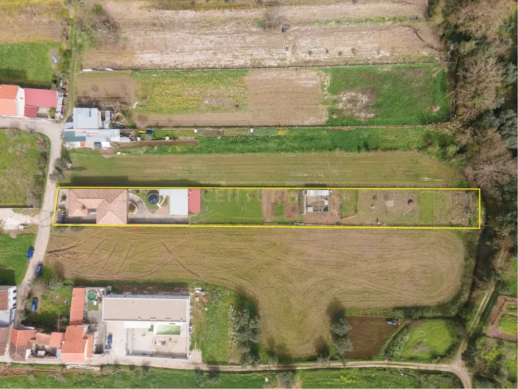 Moradia T3 terréa em bom estado com piscina,jardim,anexo,arrumação,quintal e vistas boas num local sossegado a 5 min de Lousã - Image 58