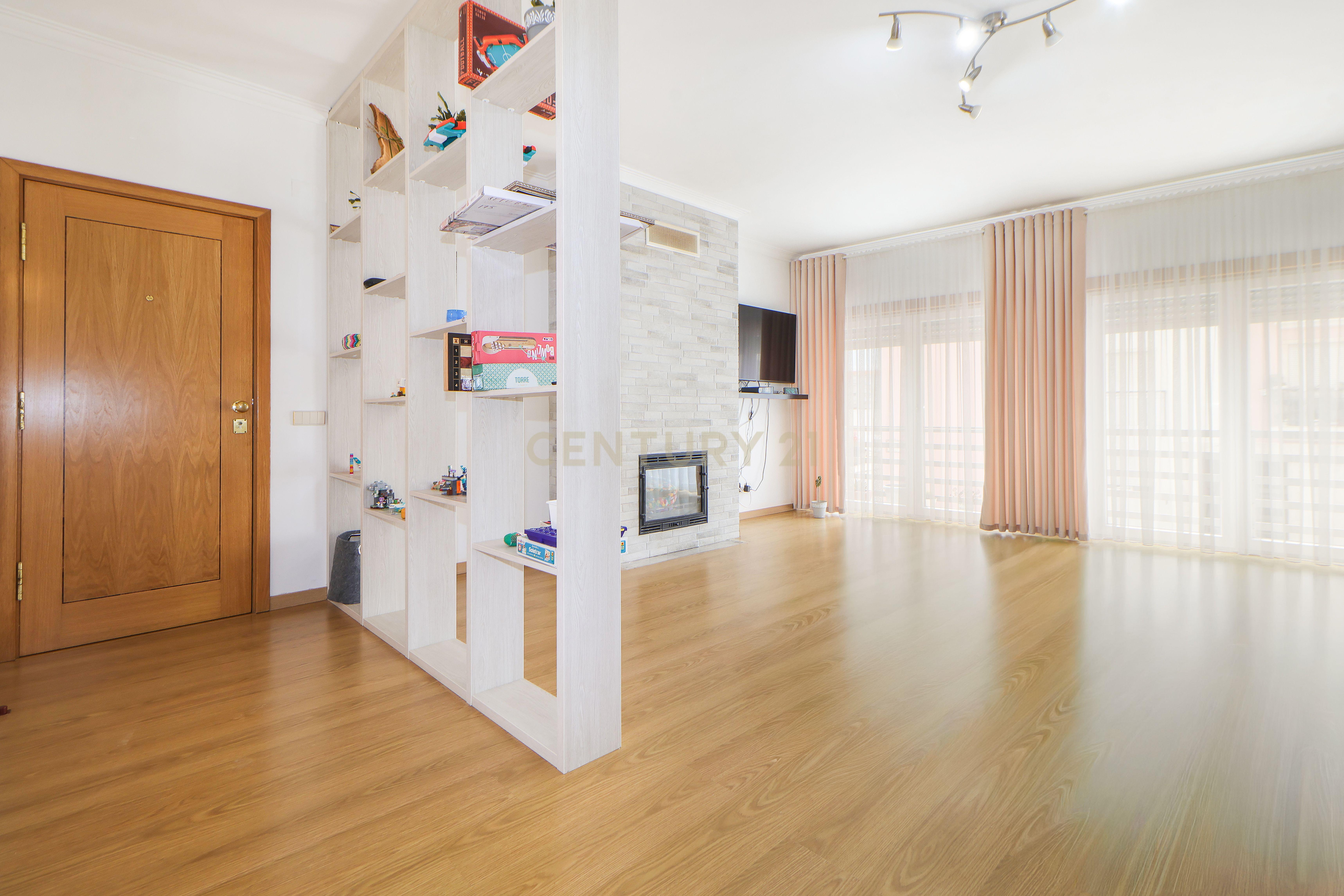 Fotografia 6 de Apartamento T2 com boas áreas, arrecadação e 1 varanda em prédio com elevador no Bairro Afonso Costa | Rua Ângela Pinto, Setúbal