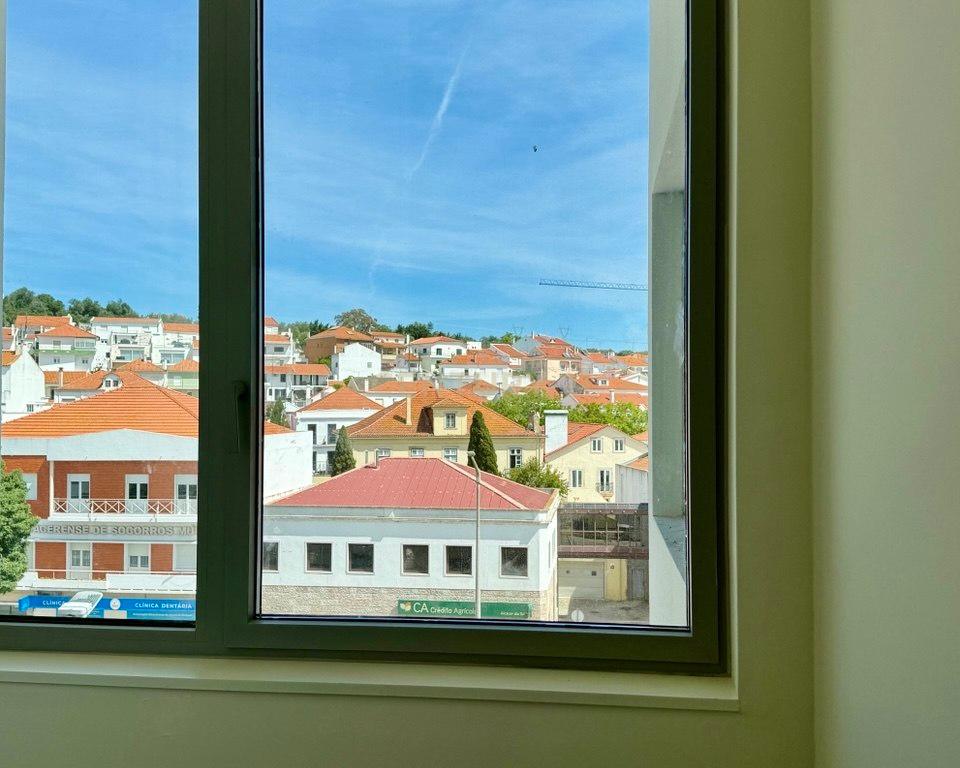 Apartamento Triplex T2 com Piscina Privada no Coração de Alcácer do Sal - Image 4