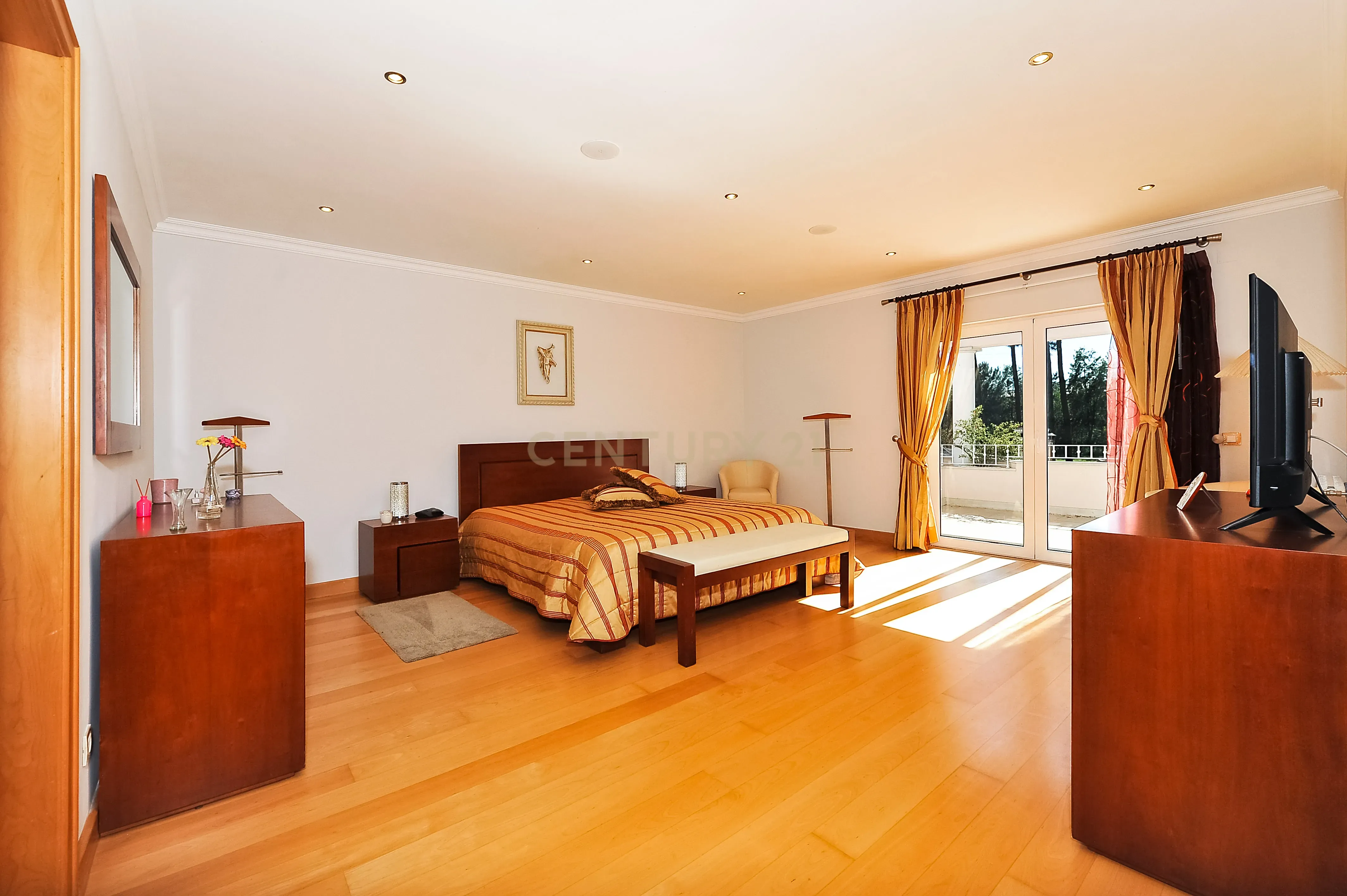 MORADIA T6 - EXELENTE INVESTIMENTO - Image 44