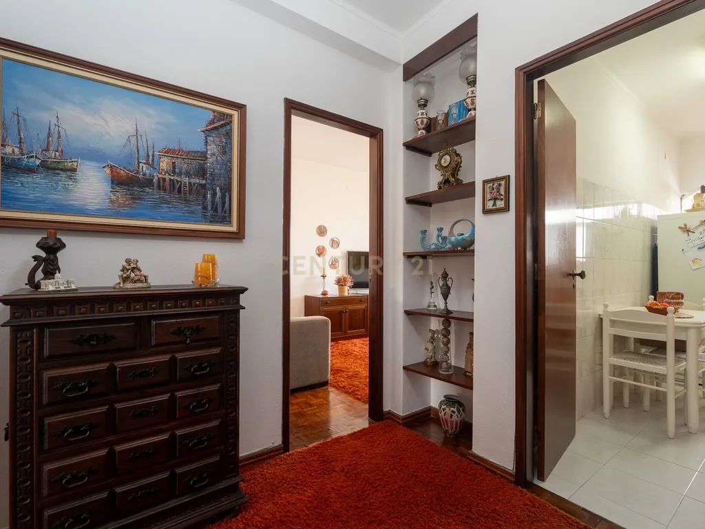 T2 no coração de Peniche | Rua Garrett | Oportunidade para viver ou rentabilizar🚨🚨🚨 - Image 4