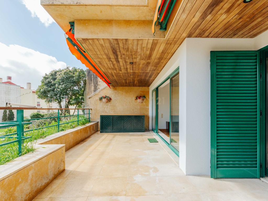 T3 com Terraço e Vista Desafogada – Belas Clube de Campo - Arrendamento - Image 12