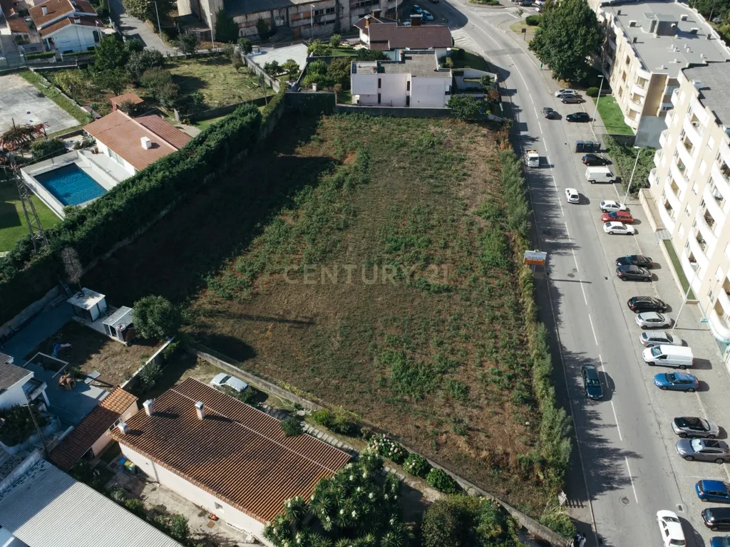 Terreno com viabilidade construtiva 3600 m2 - entre 35 a 40 habitações - Image 4