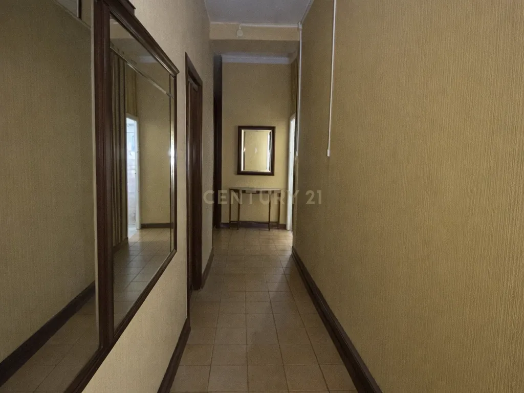 Edifício exclusivo com grande potencial numa das melhores zonas de Trujillo - Image 26