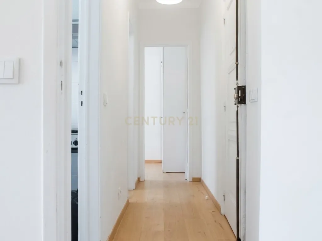 Apartamento T1 com Varandas em Barreiro, Setúbal - Image 11
