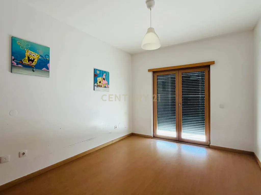 Magnífico Apartamento T4 com Duas Varandas e Arrecadação na Cascalheira, Pinhal Novo - Image 8