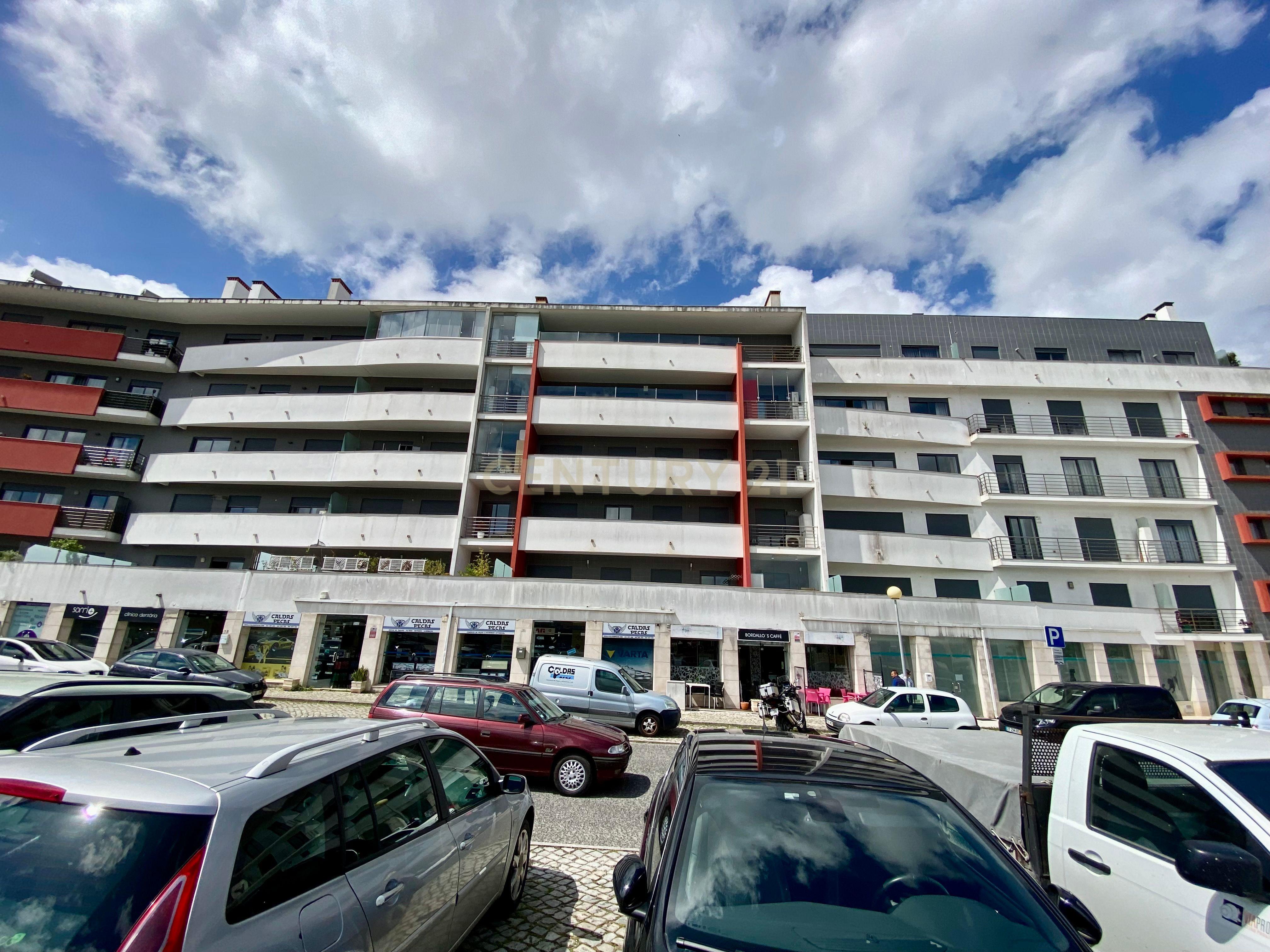 Apartamento T2 para Arrendamento em Caldas da Rainha - Image 2