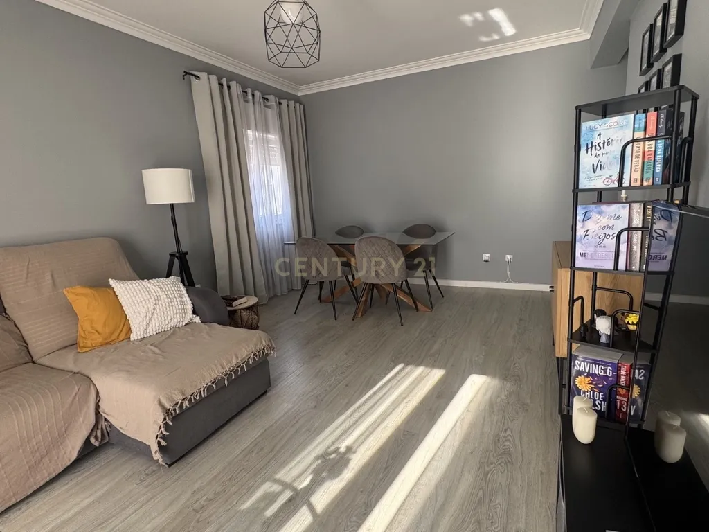 Apartamento Renovado T2 em Pinhal Novo, Palmela - Image 4