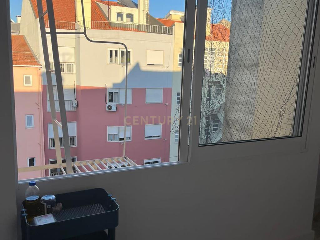 Apartamento T2 em Campo de Ourique - Image 23