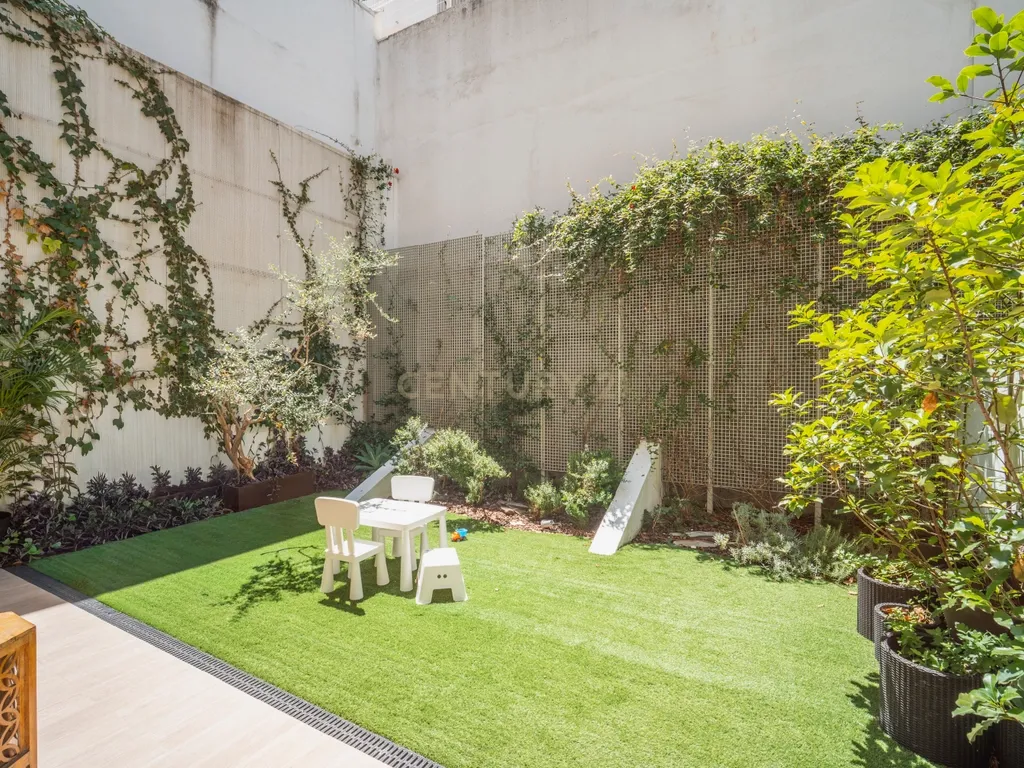 Apartamento Encantador com Jardim Privativo — Santo António, Lisboa - Image 5