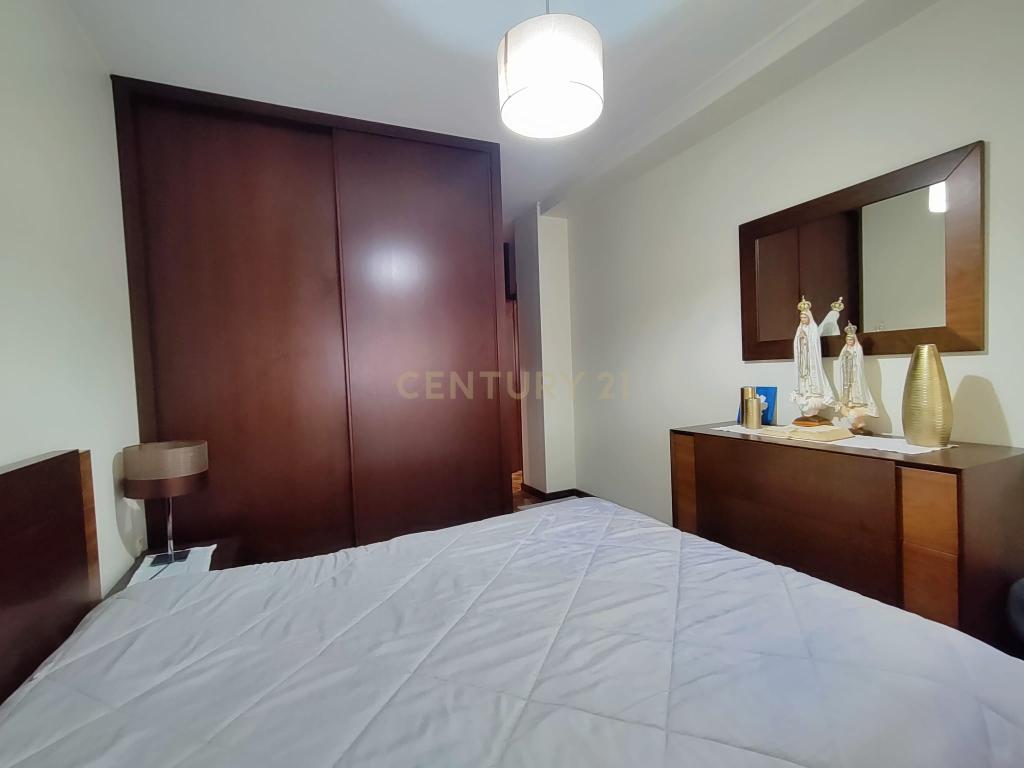 Apartamento T3 com Terraço e Vista na Póvoa de Varzim - Image 19