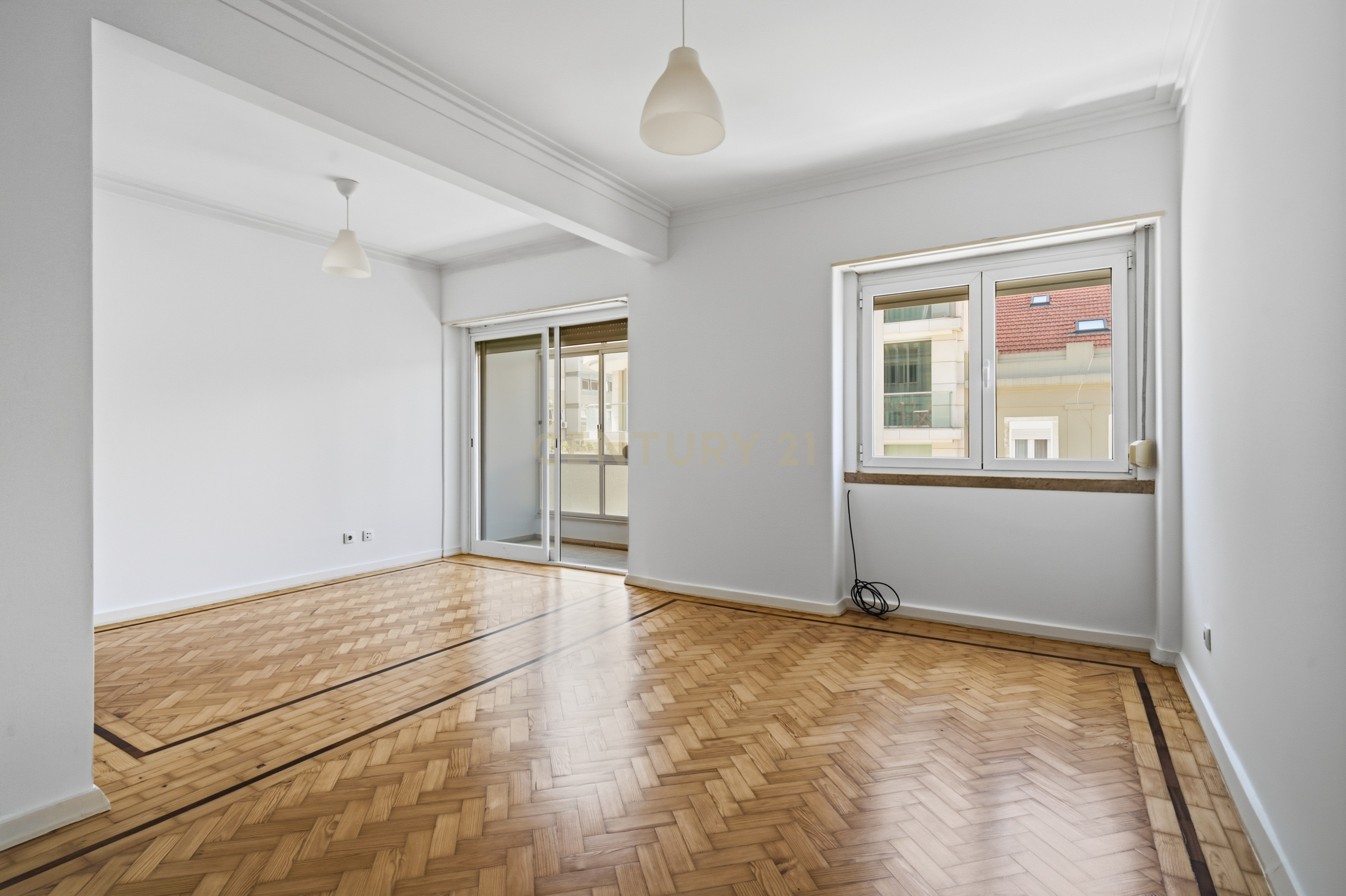 Fotografia 9 de Excelente T3 com Potencial T4 para Arrendamento na Avenida Óscar Monteiro Torres - Lisboa